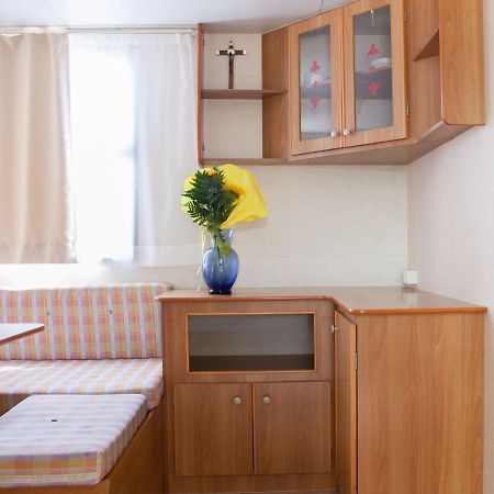 Mobile Home In Cavallino-Treporti With Terrace ภายนอก รูปภาพ