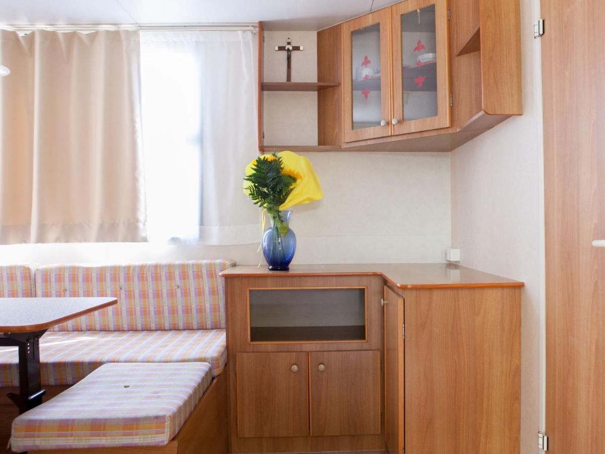 Mobile Home In Cavallino-Treporti With Terrace ภายนอก รูปภาพ